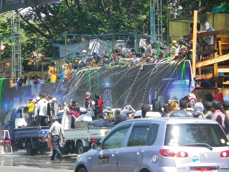 水かけ祭り